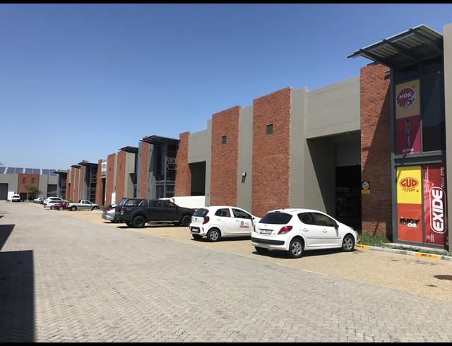 302M² WAREHOUSE TO LET IN STIKLAND INDUSTRIAL